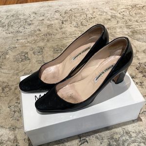 Patent Manolo Blahnik pumps